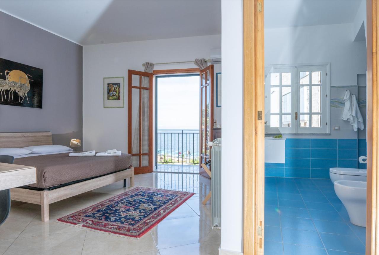 B&B Una Terrazza Sul Golfo Di Sferracavallo Exterior foto