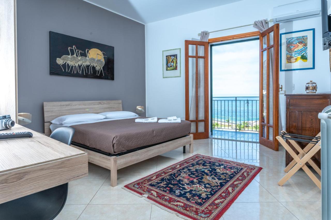 B&B Una Terrazza Sul Golfo Di Sferracavallo Exterior foto