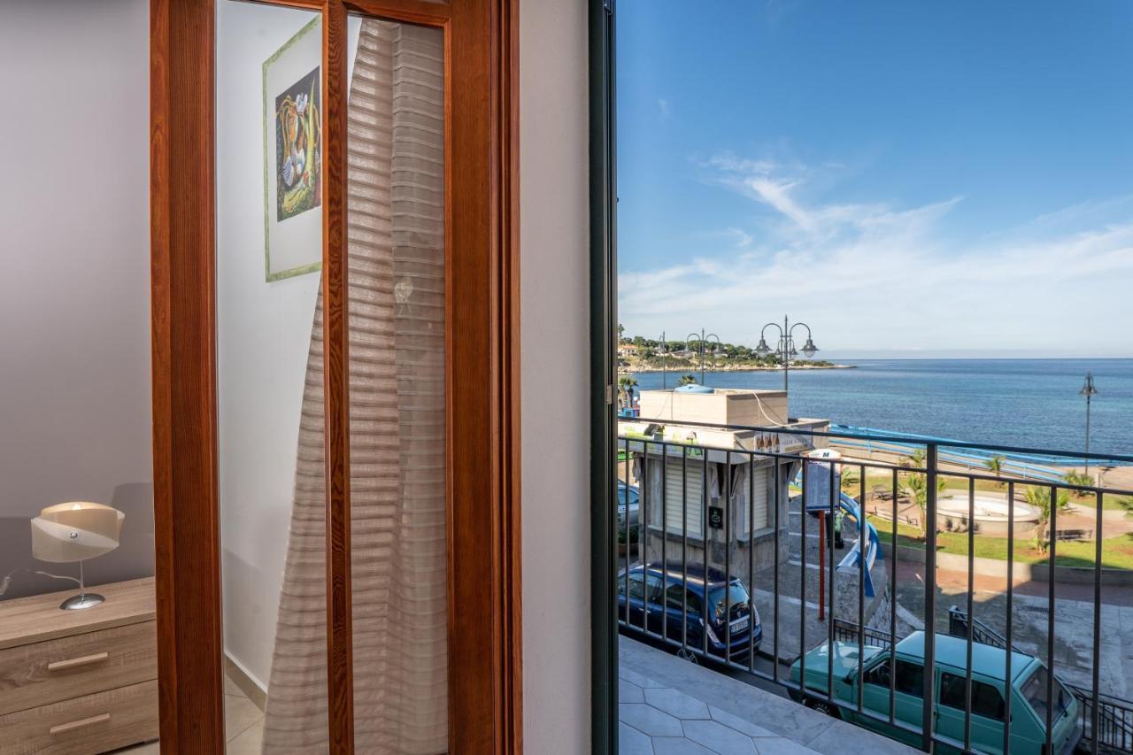 B&B Una Terrazza Sul Golfo Di Sferracavallo Exterior foto