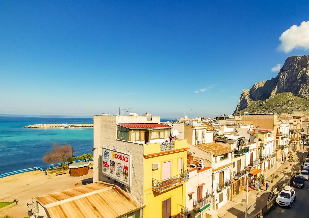 B&B Una Terrazza Sul Golfo Di Sferracavallo Exterior foto
