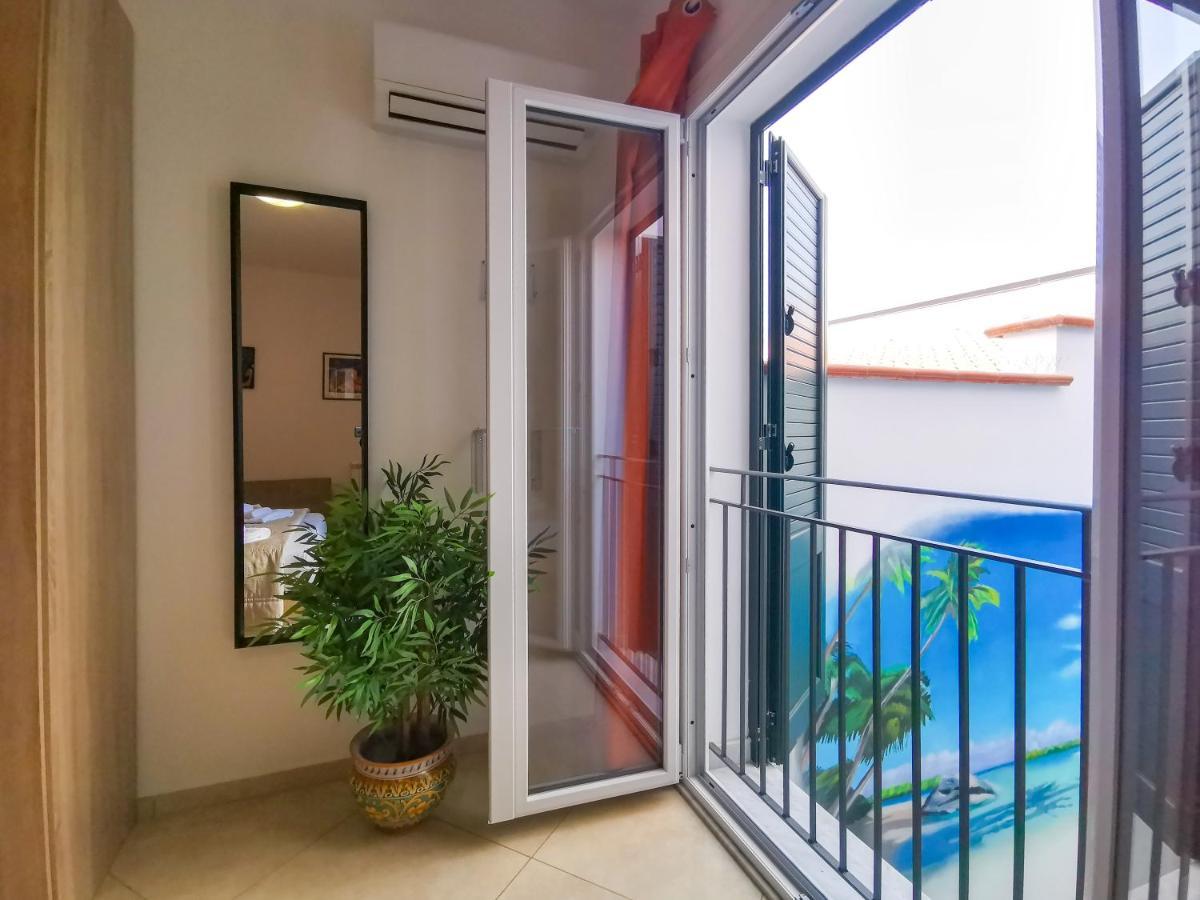 B&B Una Terrazza Sul Golfo Di Sferracavallo Cameră foto